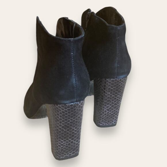 Nine West Black Suede Almond Toe Ankle Bootie Size 6.5 M NWOB - Picture 3 of 9